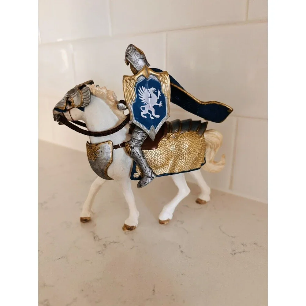 Schleich Griffin Knight Action Figure On White Horse Eldrador